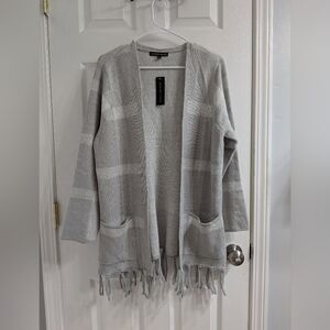 New Adrienne Vittadini Open Front Cardigan Large Fringe Gray‎ Plaid Sweater